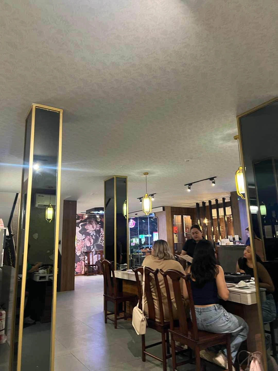 Ambiance of Old Four River