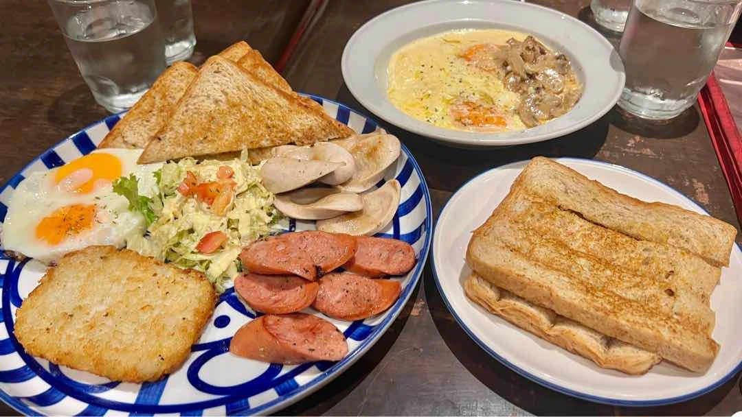 Sausage Platter & Egg Casserole