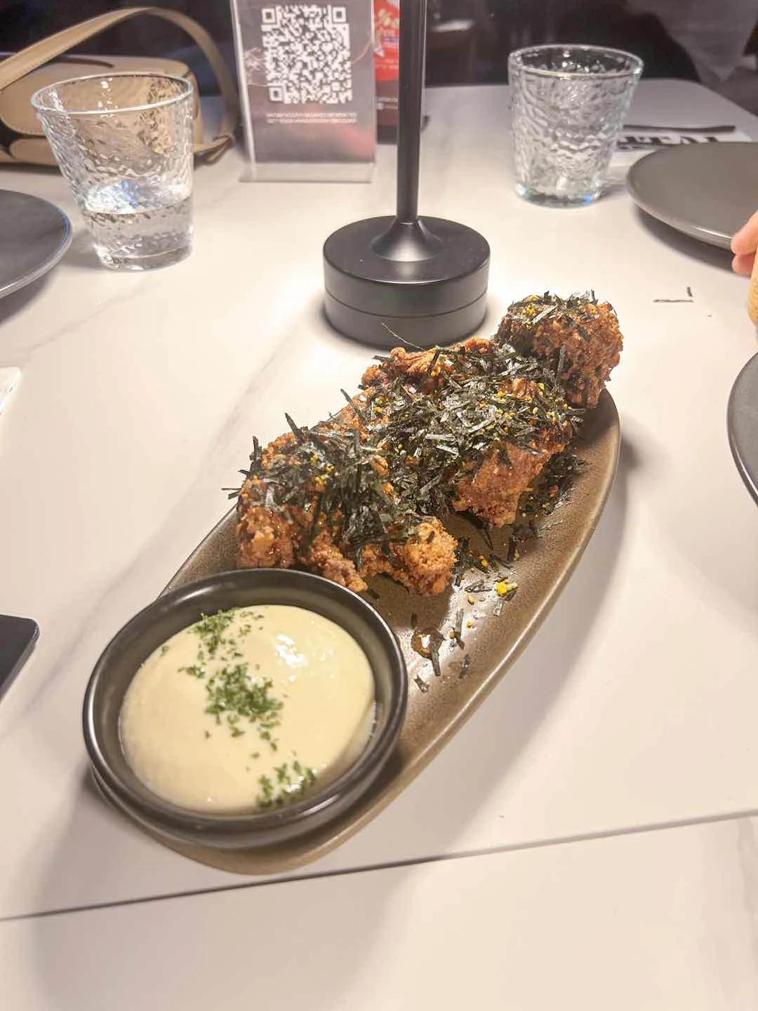 Brut Wings