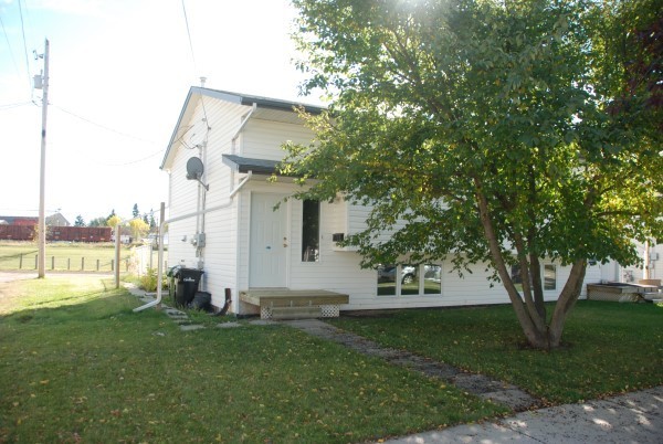 Photo of 4409 52a Ave Property Image