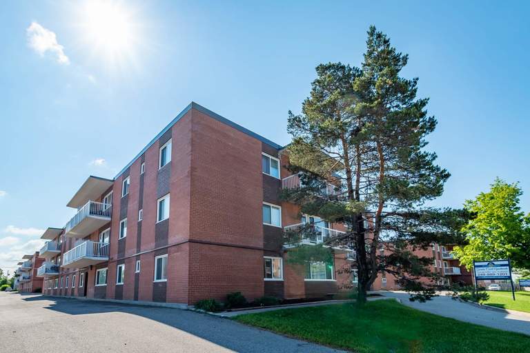 62, 76 & 721, 731 Allard & Pine Street Apartment in Sault Ste. Marie