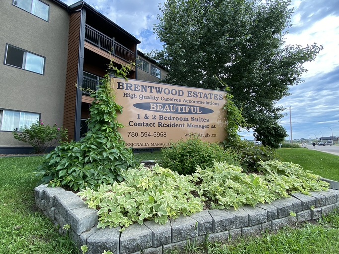 Photo of $800/mo NEW YEAR Discount! Attractive Apt Suites - WALK to Local Cafes, Shops+ MORE! Property Image