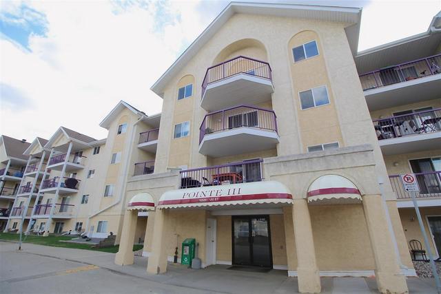 Photo of Quiet, Top Floor, 2 Bedroom Condo in Great Location Property Image