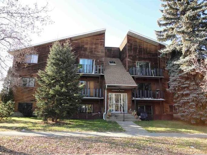 Photo of Cedar Manor Property Image