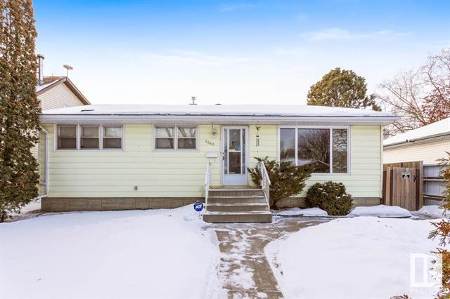 Photo of Idylwylde - 4 Bedroom Home - Double Detached Heated Garage - Fenced Yard - Easy access to Valley Line LRT Property Image
