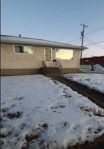 Photo of Welcome to this beautiful Beacon Heights 3 bedroom duplex for rent. Property Image