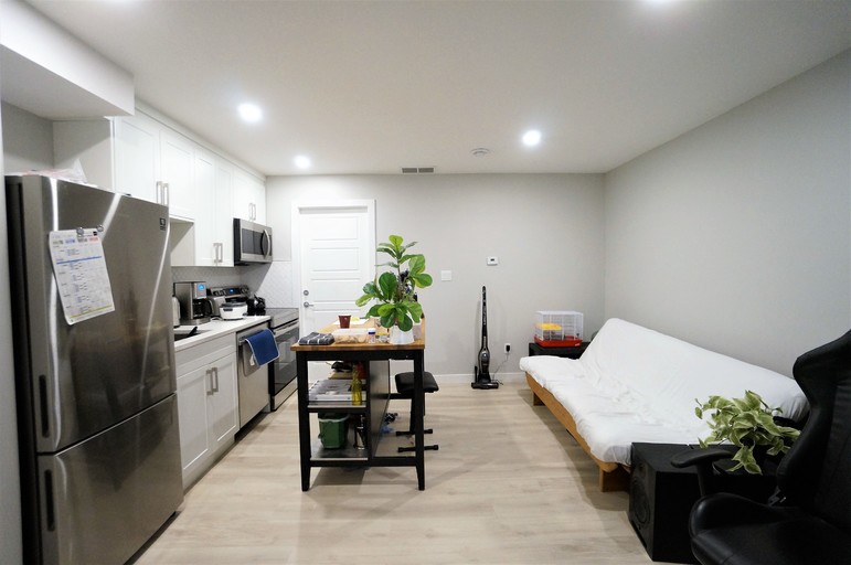 Photo of Stunning-Modern-9' Ceiling-Legal Suite-Soundproof-Open Concept-Insuite Laundry-Huge Bedroom Property Image