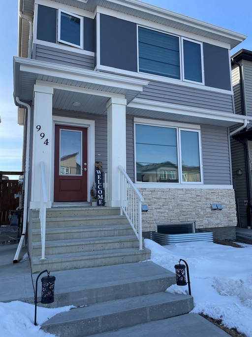 Photo of 994 Berg Pl Main Property Image