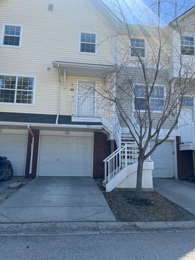Photo of 46 Prestwick Acres Lane SE Property Image