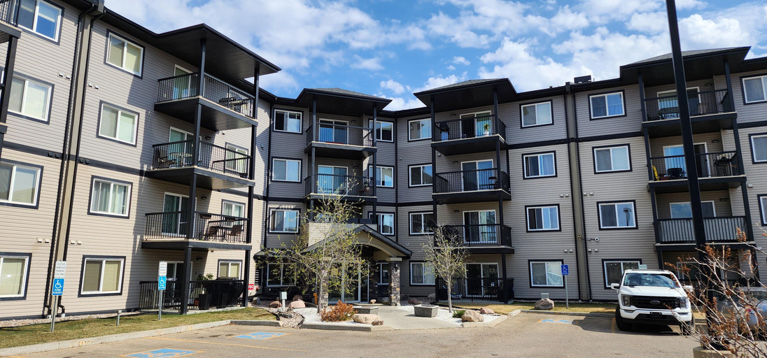 Photo of Spacious & Bright 2 bed 2 bath ground floor condo*Underground Stall*Gym*Balcony* Property Image