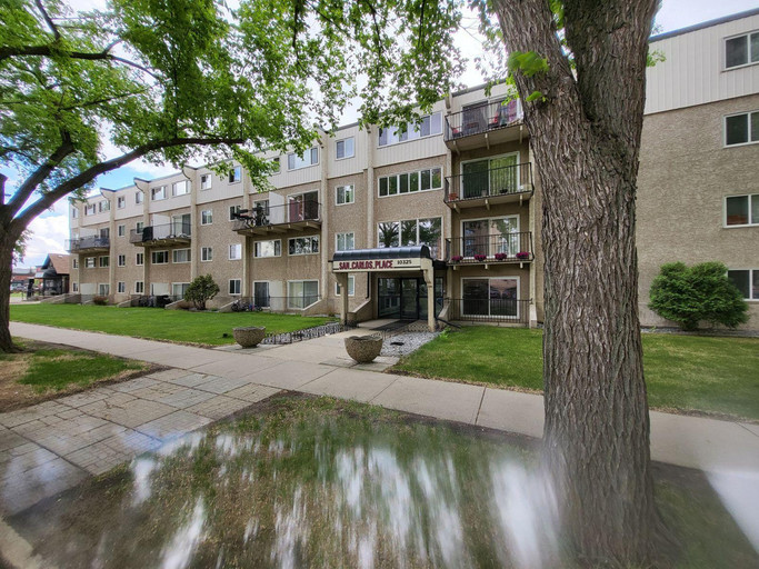 10325 120 Street - Apartment in Edmonton | RentBoard