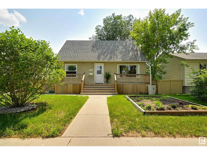 Photo of Gorgeous University Area House, 6-8 month lease avail! Walk to University, LRT, Whyte Ave, Southgate. Fully renovated Property Image