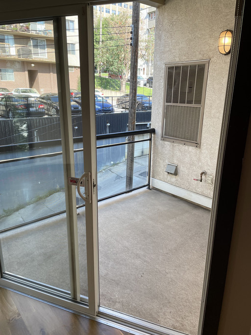 Photo of Spacious 2 bed 2 bath condo*Underground Parking*In-Suite Laundry*Balcony* Property Image