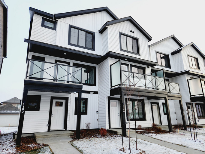 Photo of 1182 Aster Blvd NW Property Image