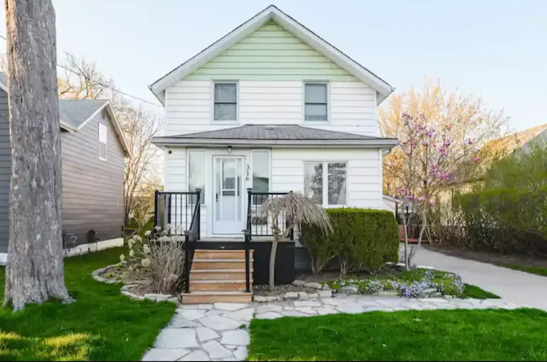 Charming 3-Bedroom Family Home in Sarnia, ON - Perfect Location | 316 Bright Street, Sarnia