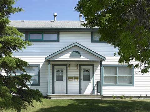 Photo of 2 BEDROOM UNIT *** SUPER DEAL ON NOW! Property Image