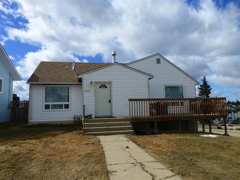 Photo of 1 Bedroom Suite Walk-out w Separate Entrance Cold Lake North by Marina Property Image