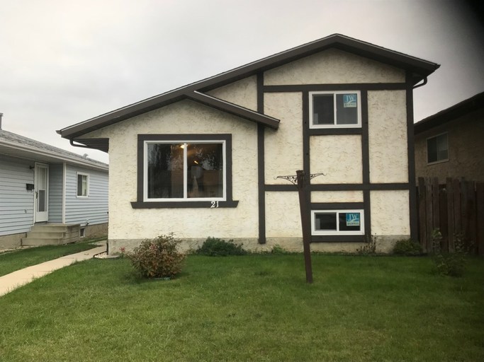 Photo of 4 Level Split in Castle Downs Property Image