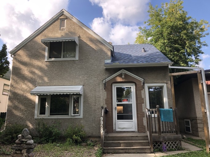 Photo of Exceptional renovated 3 bedroom house for rent - West Ritchie - Strathcona - University of Alberta Property Image