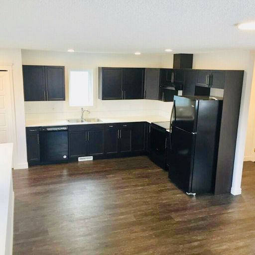 Photo of Garage suite AVAILABLE NOW GREAT LOCATION Property Image
