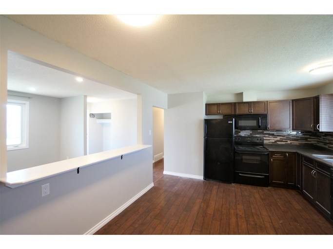 Photo of FRESHLY RENO! NEW BATHROOM!ACROSS LONDONDERRY MALL! PET OK- HUGE FENCED YARD-BONUS ENSUITE 1/2 BATH Property Image