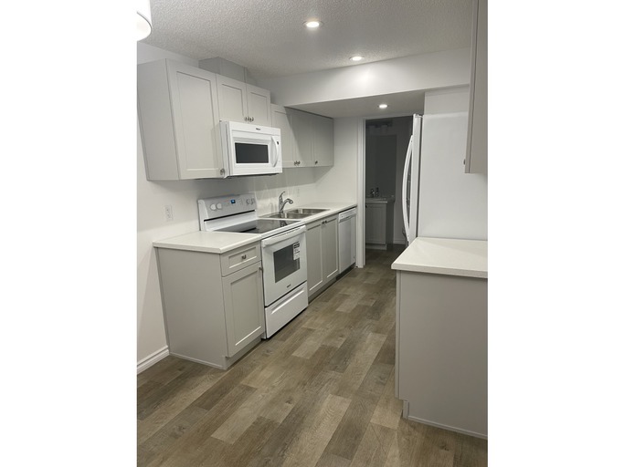Photo of Great Suite Location - Includes Parking!! Property Image