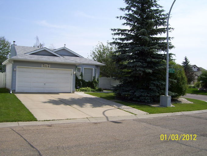 Photo of Bright 3 Bedroom Main Floor with DOUBLE GARAGE Property Image