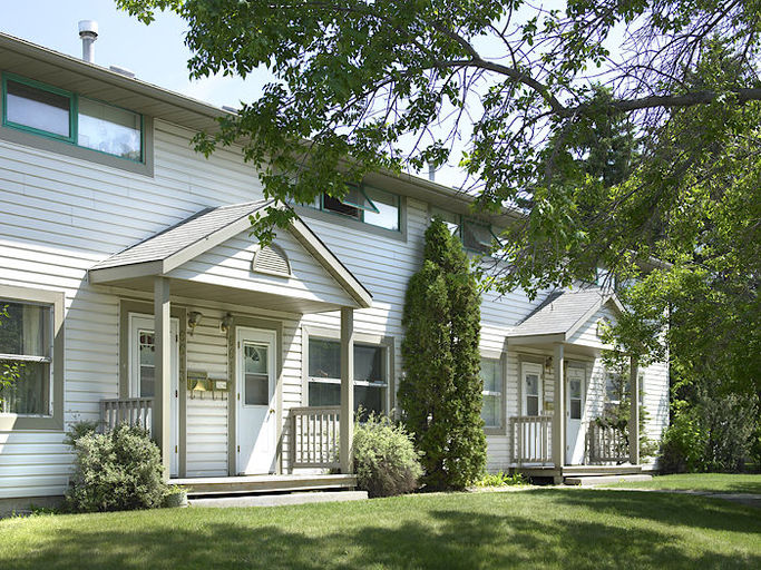 Photo of 2 BEDROOM TOWNHOME *** Includes Cable and Internet Property Image
