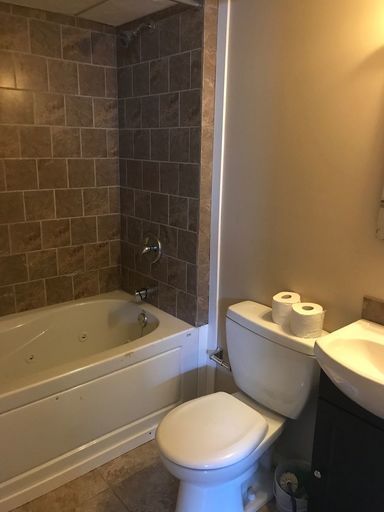 Photo of House with finish basement for rent Property Image