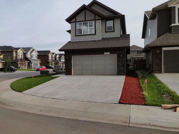 Photo of 3Bedroom, 2.5Bath, 2 Garage, 2000 SQFT, Single Family Home Property Image