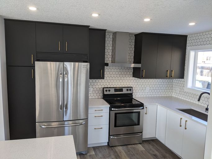 Photo of Renovated - 3 Bed Main Floor - Fairview (With Double Garage) Property Image