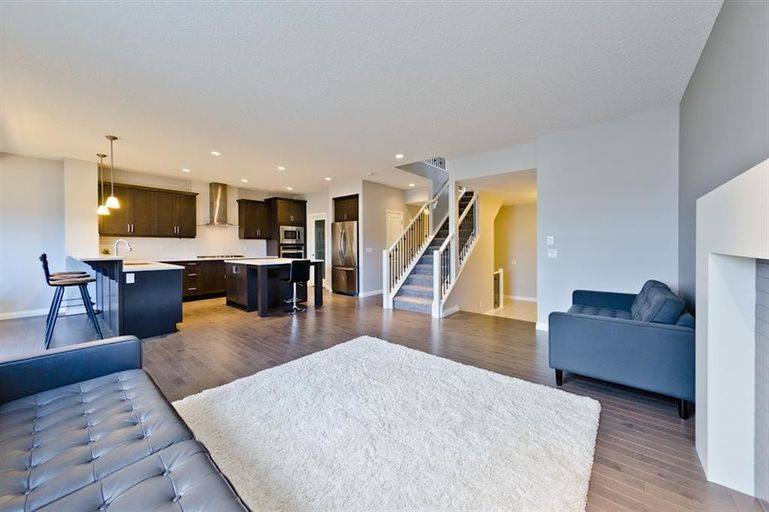 Photo of Immaculate House with Lakeside Living - Luxury, Location, and Convenience Property Image