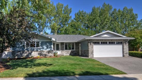 Photo of Fully Furnished Executive Home on Mapleridge Golf Course Property Image