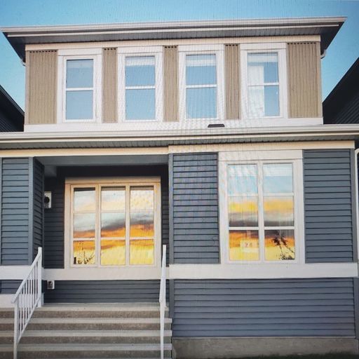 Photo of MODERN & COZY 3 BEDROOM SINGLE FAMILY DETACHED LANE HOME Property Image