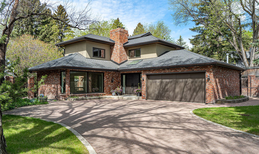 Photo of TOP TO BOTTOM FULLY RENOVATED - LUXURY HOME IN A MATURE HIGH END NEIGHBOURHOOD Property Image
