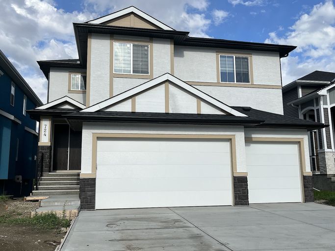 Photo of Beautiful New Cozy Home 4+Den Bed 4 Bath Property Image
