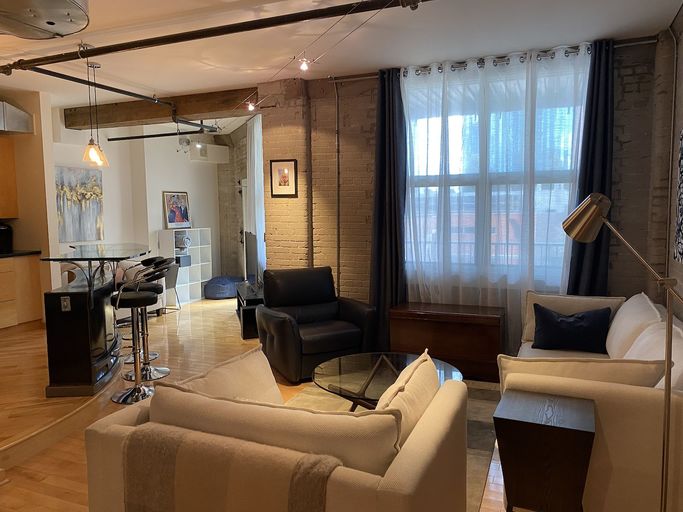 Photo of Spacious downtown loft Property Image
