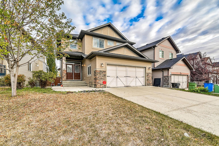 Photo of 3400 sqft 4 bedroom walk-out home with finished basement). Property Image