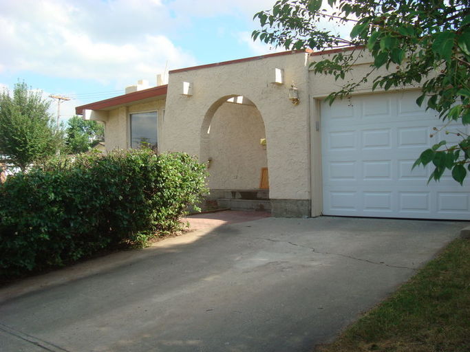 Photo of Great Location & Lovely Home -Close Canyon Meadow LRT Property Image