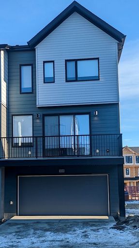 Photo of BEAUTIFUL END UNIT - EVANSTON NW COMMUNITY Property Image