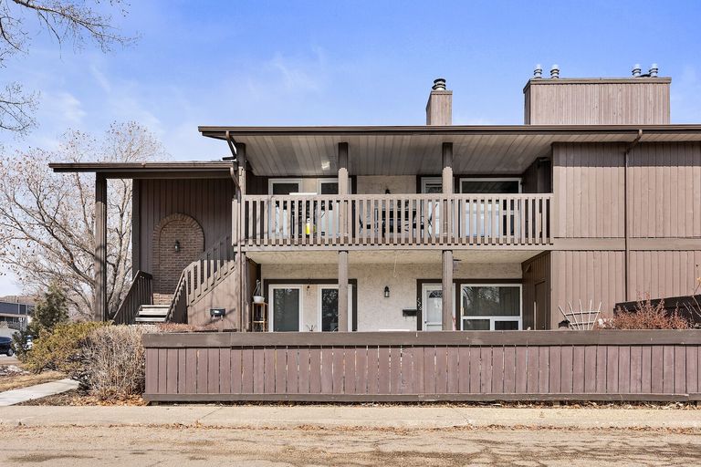 Photo of Edmonton-West, Spacious! 2Bdr + Den, Surrey Gardens Property Image