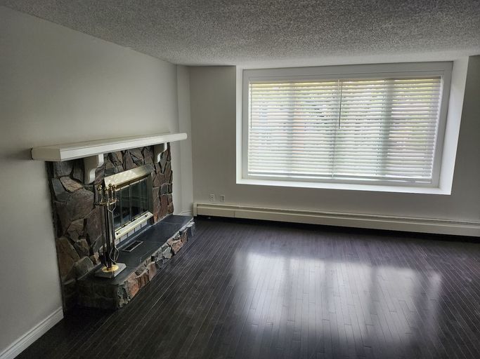 Photo of 1,000 sqft 1 Bedroom/1 Bath, Pet Friendly (Adult only condo) Property Image