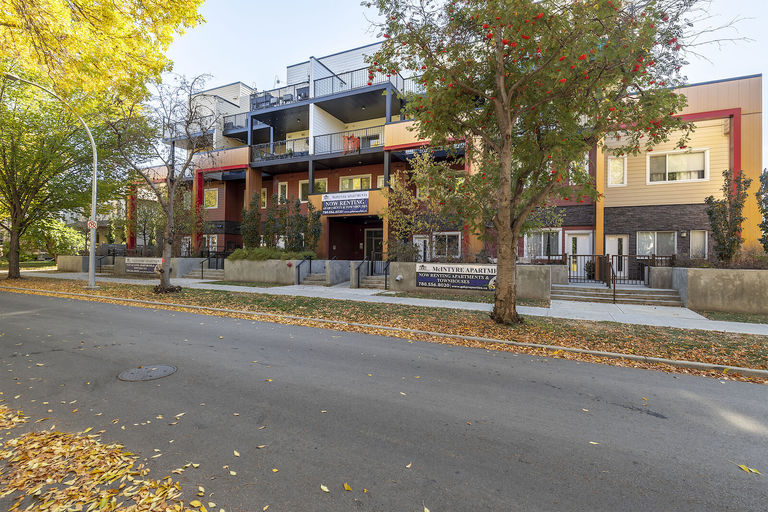 Photo of TOWNHOMES!! FREE TELUS CABLE AND INTERNET…. EARLY MOVE IN INCENTIVES Property Image