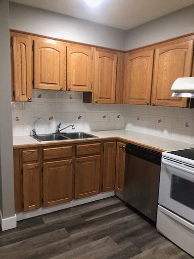 Photo of 3 Bedroom Townhouse in SW Calgary - Braeside Property Image