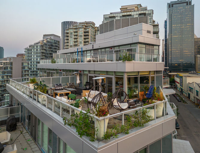 Photo of Sub Penthouse with Spectacular Views of Princess Island Park Property Image