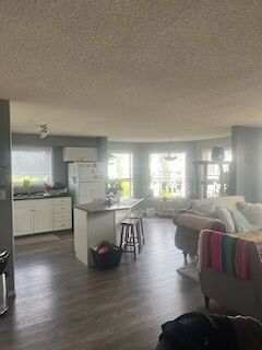 Photo of 2 Bed 2 Bath Property Image