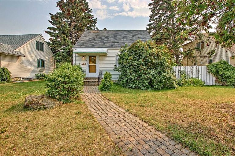 Photo of 5Bed Room + 2 Bath House Property Image
