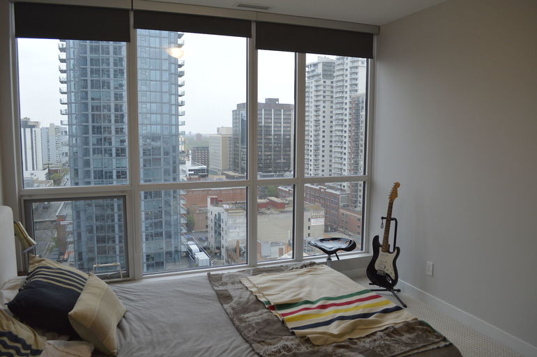 Photo of Beautiful 2 bed 2 bath condo in Ice district Property Image