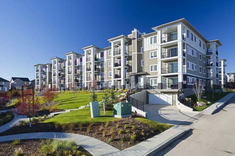 Photo of Modern 2 Bedroom Condo - Pet Friendly Property Image