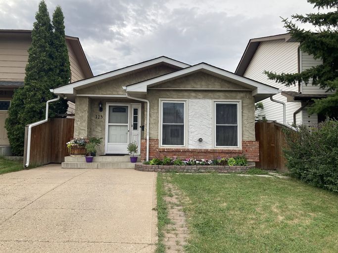 Photo of Main Level in Safe Neighborhood- Utilities Included! Property Image